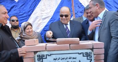 محافظ الدقهلية يضع حجر أساس إنشاء كوبرى الدراسات بـ ١٧ مليون جنيه
