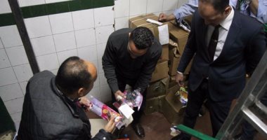 الرقابة الإدارية تضبط 19 طن ملابس مهربة داخل حاوية بجمارك بورسعيد