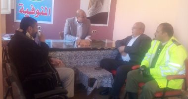 رئيس مدينة أشمون يستمع لمواطن ويأمر بحل مشكلتة