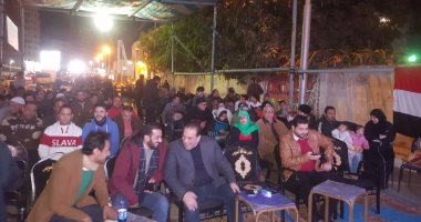 بالصور.. نائب بالمنوفية ينظم 3 شاشات عرض لمشاهدة مبارة مصر وبوركينا فاسو