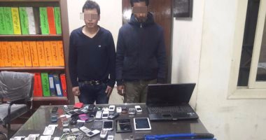القبض على عاطلين وراء سرقة 27 هاتف محمول و500 جنيه من محل بالشرابية