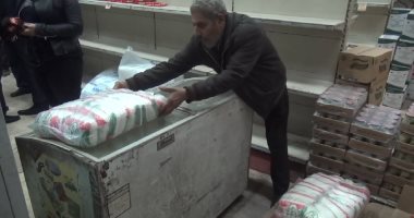 إحالة مسئولين بمجمع استهلاكى للنيابة لاتهامهم بتخزين السكر فى السويس