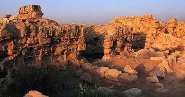 "الآثار" تسلم تقريرا عن دير أبو مينا ومدينة منف لـ اليونسكو