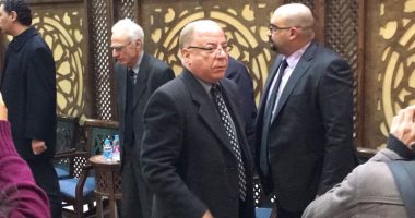 حلمى النمنم وجابر عصفور يصلان عزاء المخرج محمد كامل القليوبى