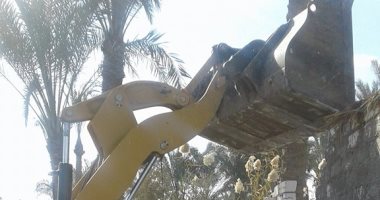بالصور .. حملة لإزالة التعديات بمركز إبشواى بالفيوم