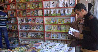 إقبال كثيف من المواطنين على معرض الكتاب فى يومه العاشر