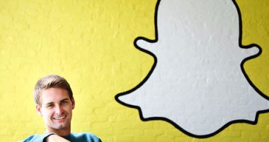 تراجع تقييم تطبيق سناب شات بعد تصريحات مؤسسه العنصرية