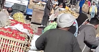 أهالى شارع جمال عبد الناصر بجسر السويس يشكون من فوضى "التكاتك" 