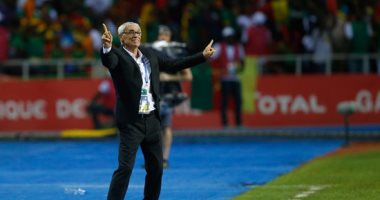 كوبر يحضر مباراة منتخب المحليين والمغرب لمتابعة الشحات وهشام محمد وجمعة