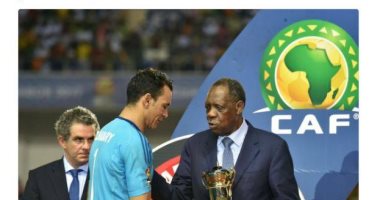 الفيفا يهنئ الحضرى بجائزة أفضل حارس بأمم أفريقيا 2017 بالجابون