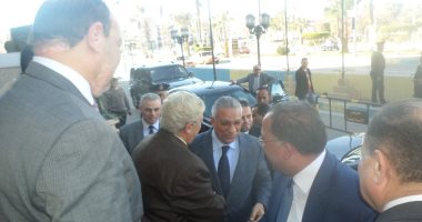 بالصور.. وصول وزيرى التنمية المحلية والتخطيط إلى الإسماعيلية