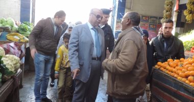 بالصور..مدير أمن مطروح يتفقد الأسواق.. والتجار يؤكدون التزامهم بالأسعار