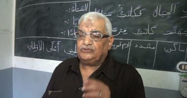 بالفيديو والصور.. معلم بالمنوفية يستعرض مشروعه للقضاء على الأمية والبطالة