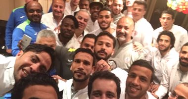 بالصور.. بعثة الزمالك تحتفل بعيد ميلاد "ريكو" قبل السوبر