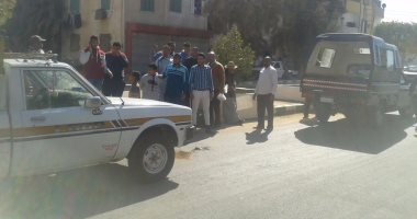 بالصور.. إصابة 3 أشخاص فى تصادم سيارة ودراجة نارية بالوادى الجديد