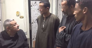 بالصور.. مباحث سوهاج تنجح فى تحرير طفل مختطف وتلقى القبض على خاطفيه