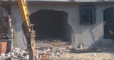   الأوقاف: إزالة منزل من ثلاثة طوابق مبنية على أرض الوزارة بالشرقية