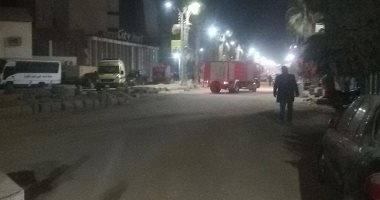 بالصور.. السيطرة على حريق أكبر محل تجارى فى بنى سويف