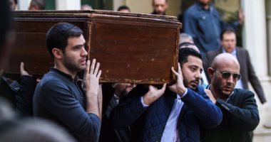 تامر حسنى وآمال ماهر ورامى صبرى ودرة يعزون محمود العسيلى فى وفاة والده