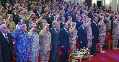 بالفيديو والصور..بدء الندوة التثقيفية للقوات المسلحة بالقرآن الكريم فى حضور الرئيس السيسى