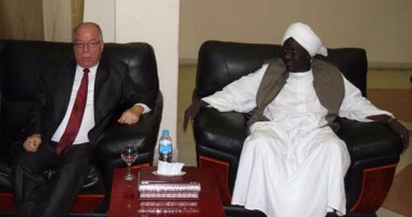 بالصور.. وزير الثقافة السودانى: حلمى النمنم شخصية معرض الخرطوم الدولى للكتاب