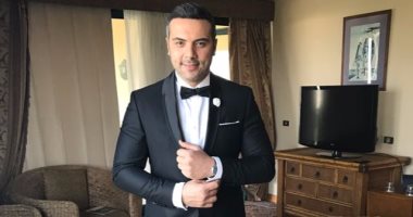 أحمد فريد يفتتح معرضا للوحات بعنوان "أنا العالم" غدا السبت