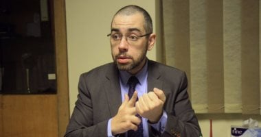 صور.. محمد فؤاد نائب الوفد يدلى بصوته فى انتخابات الرئاسة بالأردن