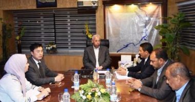 بالفيديو.. وفد صينى يبحث إنشاء مجمع صناعى كبير لإستخراج وإنتاج الحديد بأسوان   