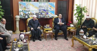 مفتى الجمهورية يزور الدقهلية والمحافظ يستقبله بمكتبه