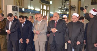 محافظ الدقهلية ومفتي الجمهورية يؤديان صلاة الجمعة بمسجد النصر بالمنصورة
