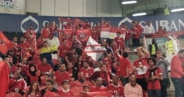 شاهد.. علم الزمالك فى مدرجات الأهلى