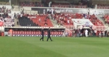 بالصور.. حكام السوبر يعاينون ملعب قمة الأهلى والزمالك 