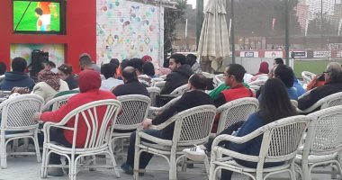 بالصور.. الأهلى يخصص شاشات لعرض مباراة السوبر داخل النادى