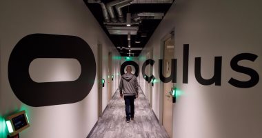 بالصور.. مارك زوكربيرج فى جولة داخل مختبر Oculus للواقع الافتراضى