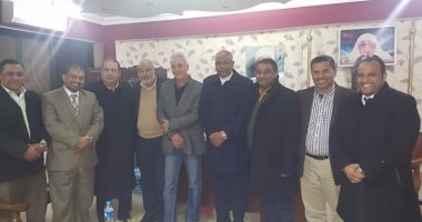 بالصور.. جلسة عرفية من حكماء العاشر للصلح بين أطراف أزمة نادى الرواد