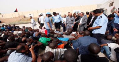 السلطات الليبية تلقى القبض على 164 مهاجرًا غير شرعى فى امساعد‎