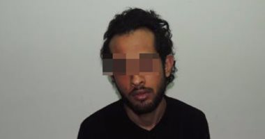 القبض على عاطل وآخرين لسرقتهم نجار بعد الاعتداء عليه بالأسلحة البيضاء