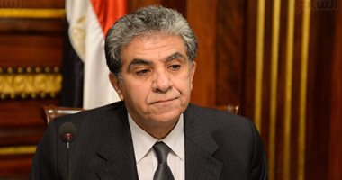 وزير البيئة: نتقاسم مع قبرص واليونان مشروعات استخراج الغاز الطبيى