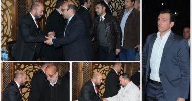 محمود العسيلى يتلقى العزاء فى وفاة والده