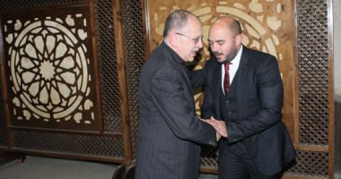 بالصور.. بدء عزاء والد محمود العسيلى بحضور حاتم فهمى ورامى رضوان