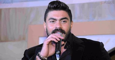 خالد سليم يطالب جماهيره بالدعاء لوالده قبل دخوله غرفة العمليات