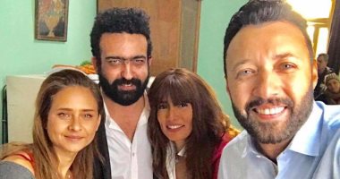 شاهد.. الصورة الأولى لزينة ونيللى كريم فى مسلسل "لأعلى سعر"