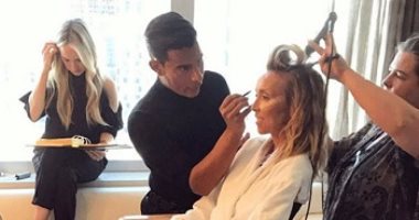 من الكواليس.. بالصور هكذا استعدت النجمات لحضور حفل Grammy فى دورته الـ 52