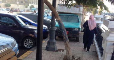 شكوى من سيارة مركونة على كورنيش شبين الكوم منذ فترة والأهالى يطالبون برفعها