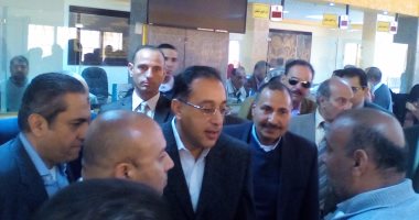 وزير الإسكان ومحافظ المنوفية يتفقدان مركز خدمة المواطنين بالسادات