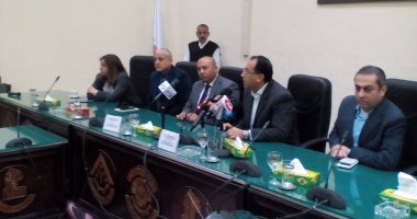 وزير الإسكان يوجه برفع كفاءة الطرق بمدينة السادات