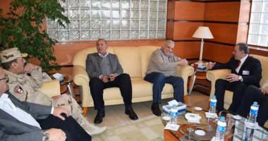 محلب وأحمد جمال الدين يتفقدان مناجم الذهب القديمة بالبحر الأحمر