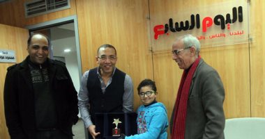 بالفيديو..انتبه.. مصطفى سعيد «موهبة» فن الكاريكاتير