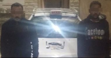 بالفيديو.. حبس متهمين 4 أيام فى واقعة سرقة سيارة تاكسي ومحاولة بيعها فى دمياط