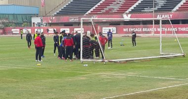 مسعد عوض حارس الأهلى يفقد الوعى ويثير الرعب فى المران.. شاهد الفيديو